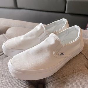 white slip-on vans! women’s 8; men’s 6.5